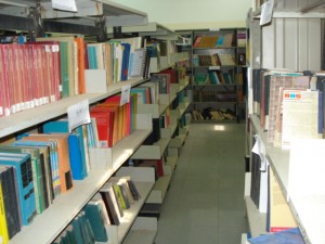 قسم المكتبات - رفوف كتب الاقسام العلمية المتنوعة و المتميزة1